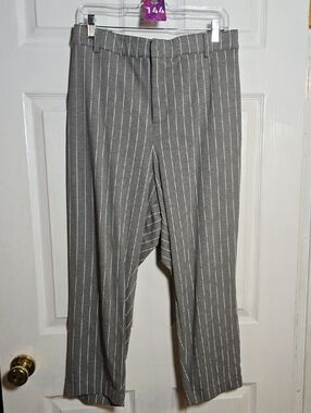 144 Torrid 26S 26 Short White And Gray Pinstripe Wide Leg Trousers & Pockets